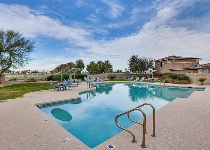 Pool Access + Golf Course View! Retreat Holiday home Goodyear