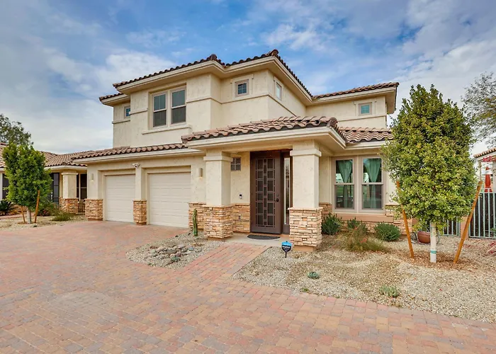 Pool Access + Golf Course View! Retreat *