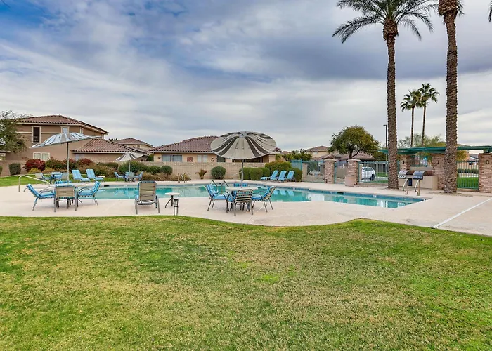 Pool Access + Golf Course View! Retreat *